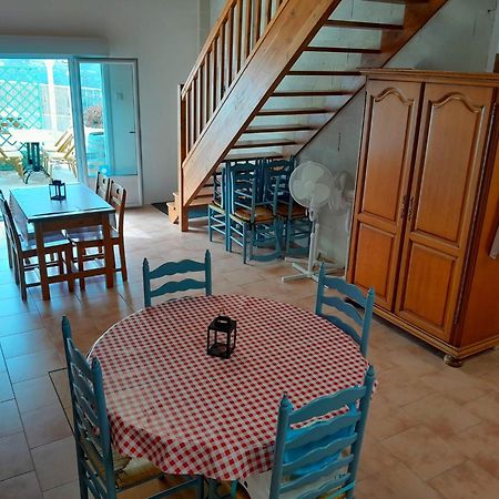 Отель Le Relais De Poste Orbigny Экстерьер фото